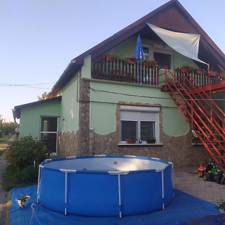 Etus Vendeghaz Villa Balatonfenyves Luaran gambar