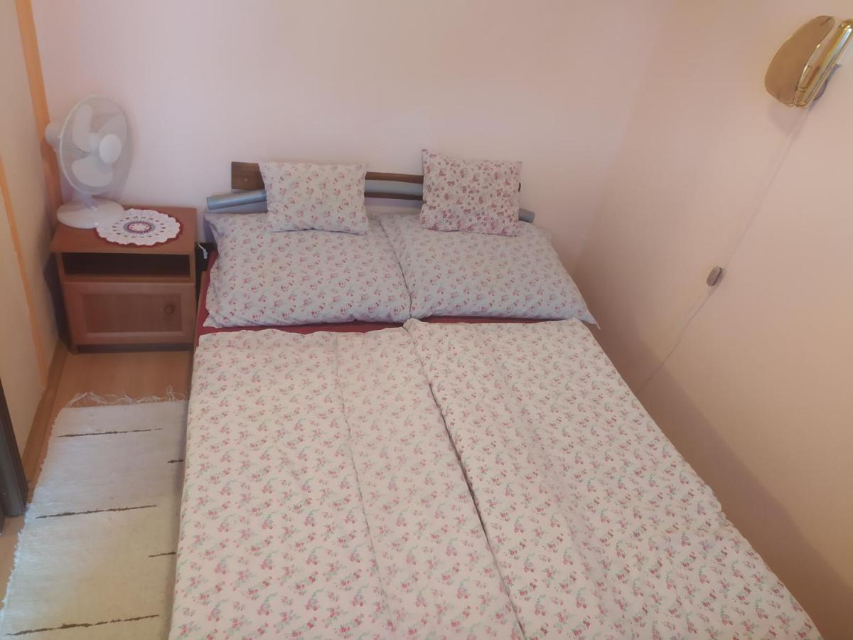Etus Vendeghaz Villa Balatonfenyves Luaran gambar